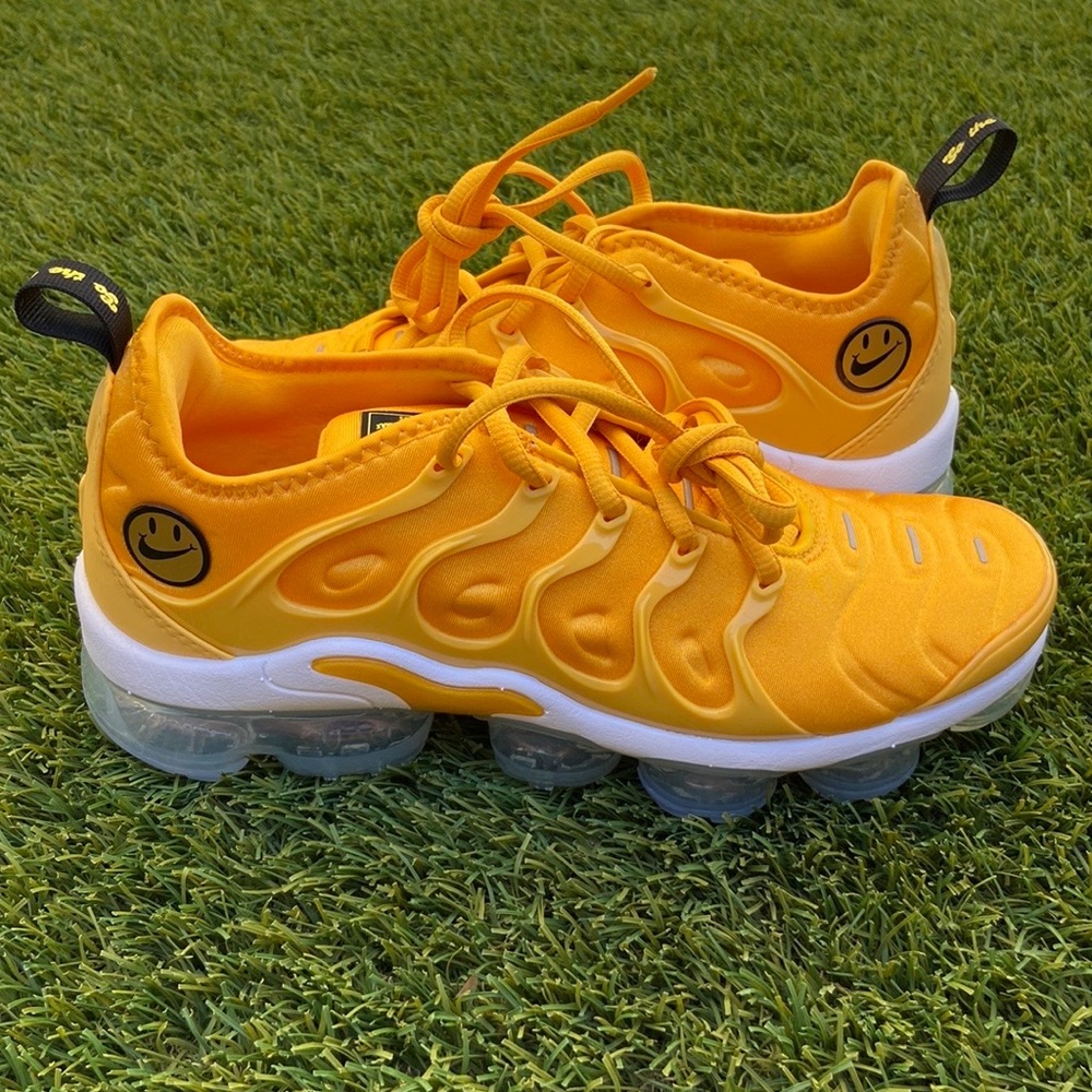 Nike Air VaporMax Plus - Picture 1 of 5